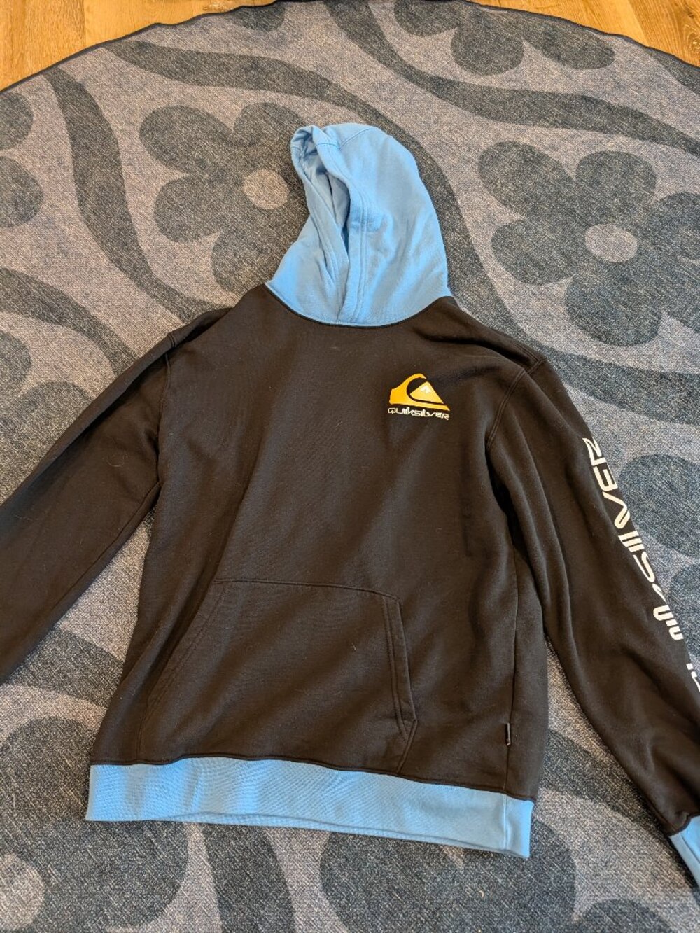 Boys Quiksilver Hoodie - Size XL